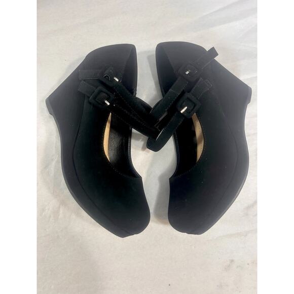 Y-Not Platform Wedge Strappy Sandals Heels Black Suede Woman Sz 7 Shoes Comfy - Picture 12 of 15